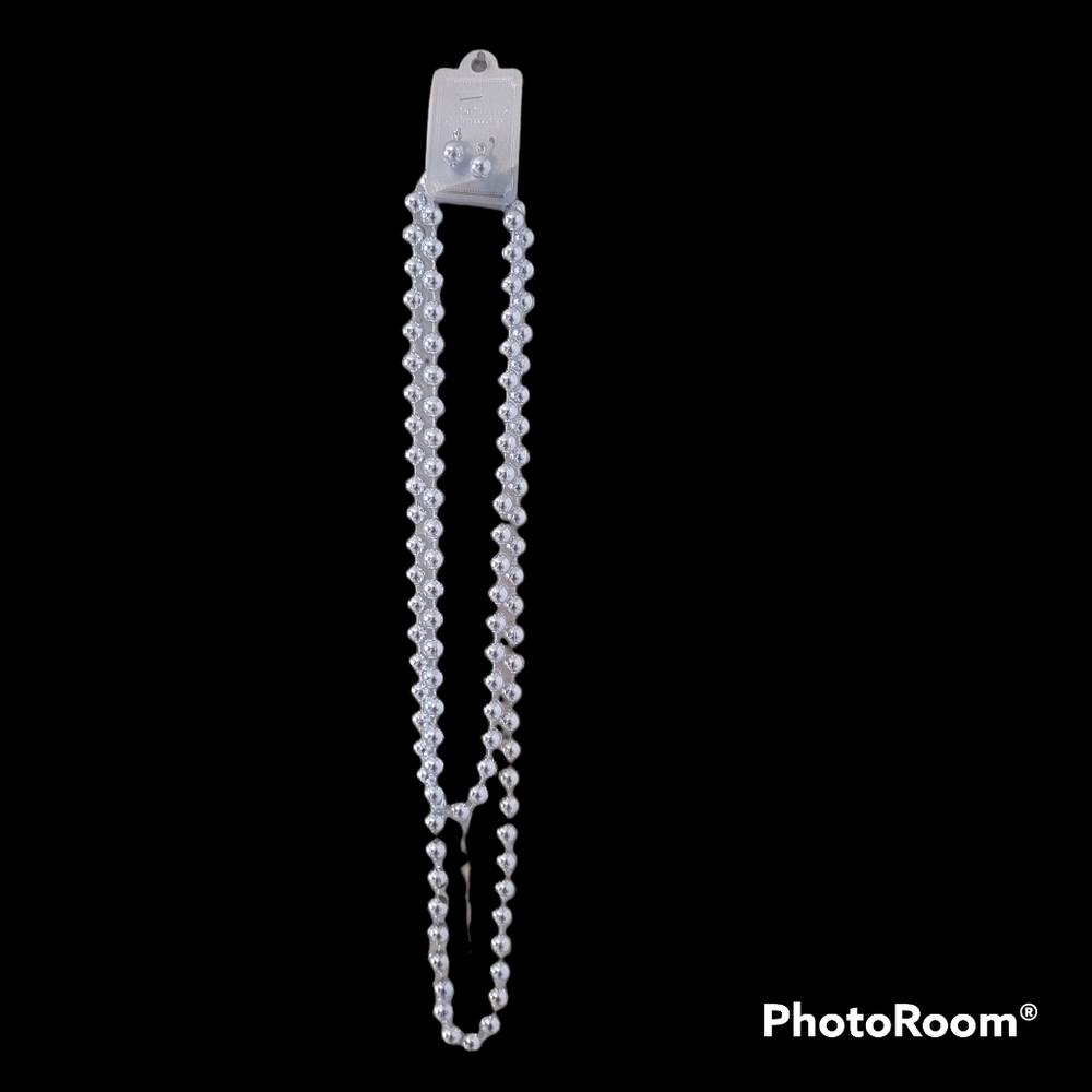 Princess accessories silver necklace.